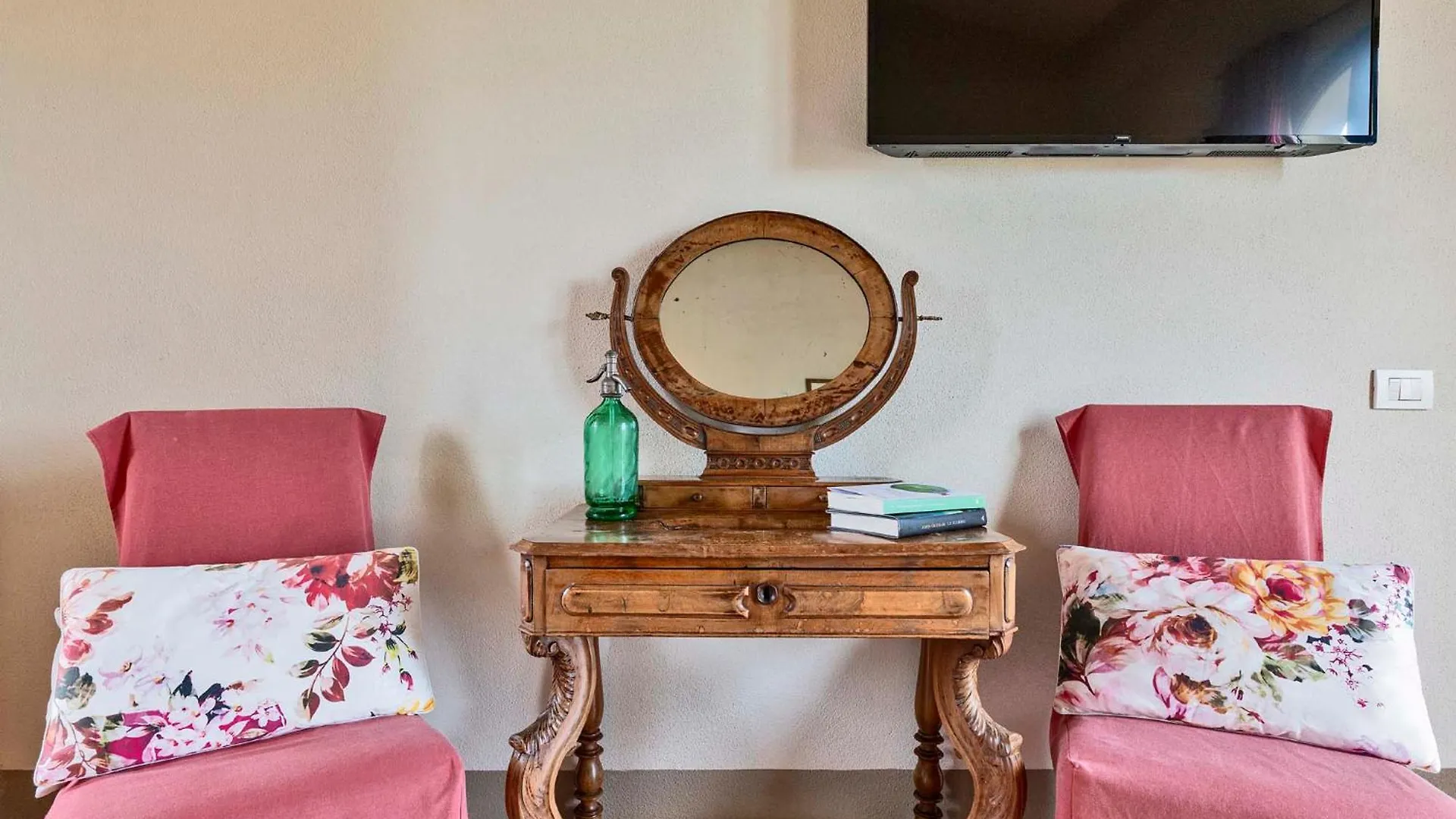 Feriegård Cantagrillo Boutique Resort Vinci Italien